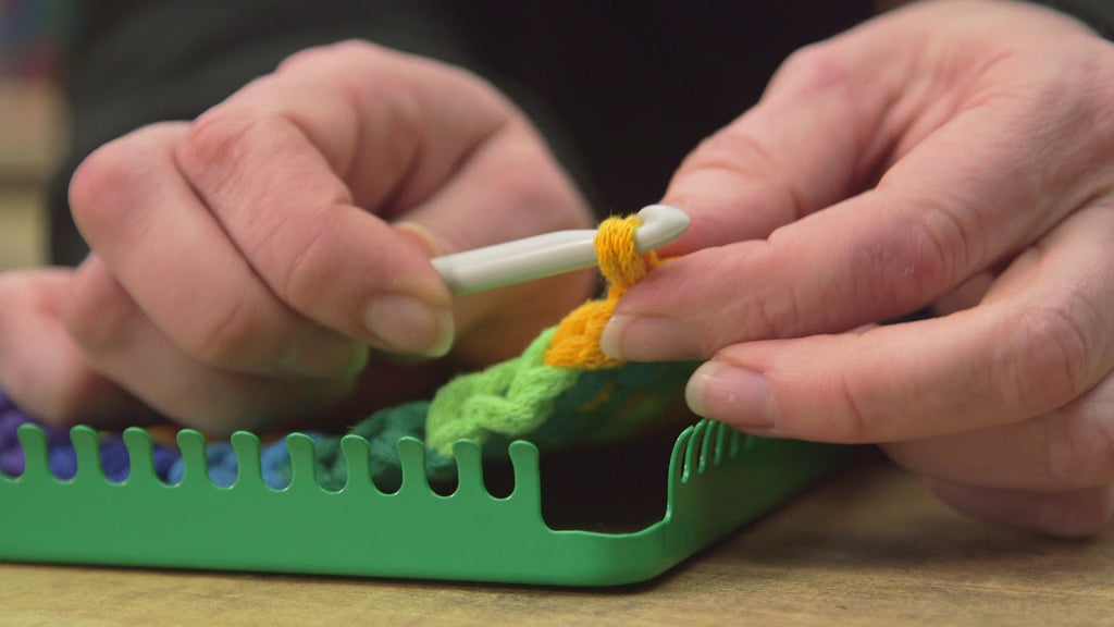 Potholder Loom - Tips & Tricks by Harrisville Designs (2 years ago)