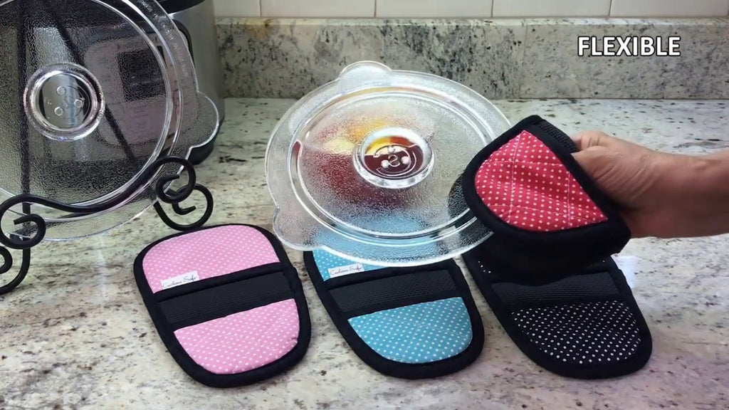"How to Use" the Mini Oven Mitts designed by Susan Castriota for CuchinaSafe.com