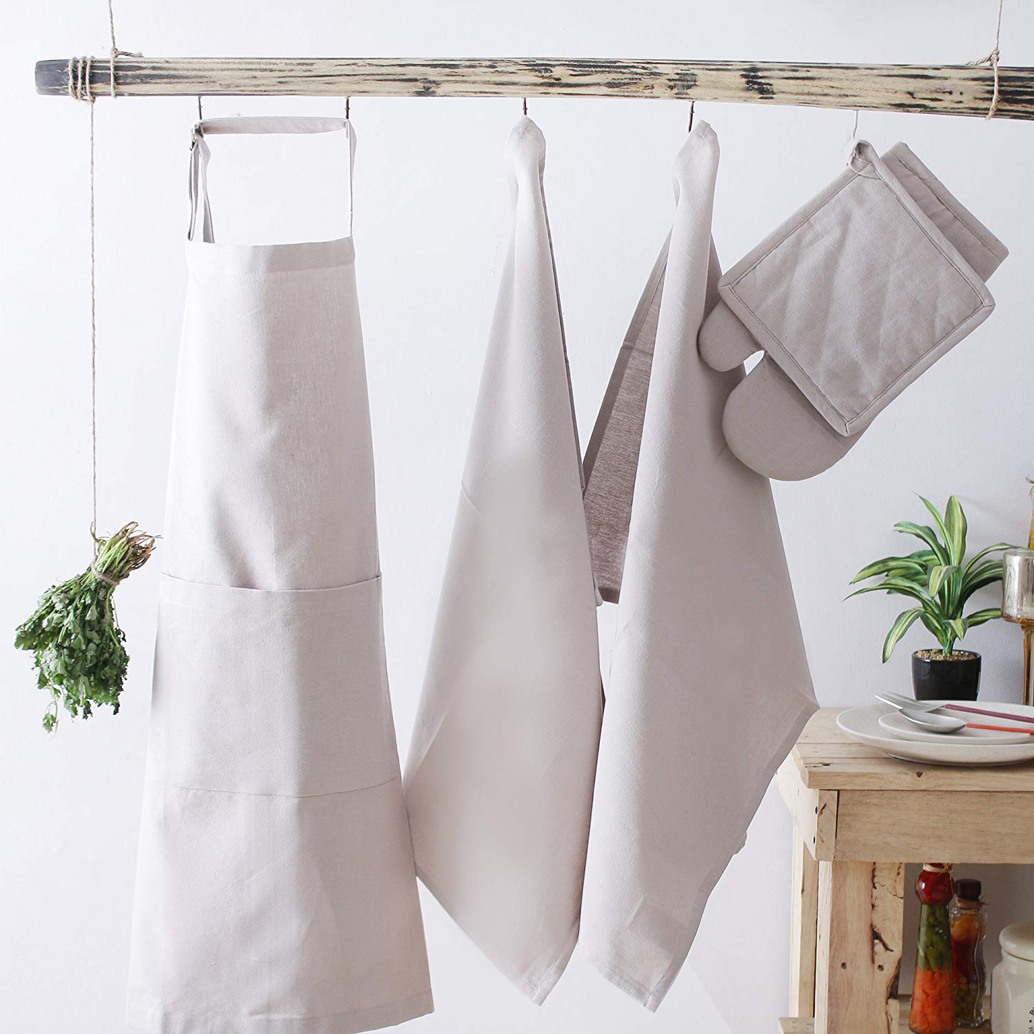 Villa Tranquil Kitchen Linen Set, 100% Cotton Kitchen Combo, Set of 5, Essential for All Kitchens, Apron (30x34 Inch), Glove (8x13 Inch), Pot Holder (8x8 Inch), Kitchen Towel (20x28 Inch)