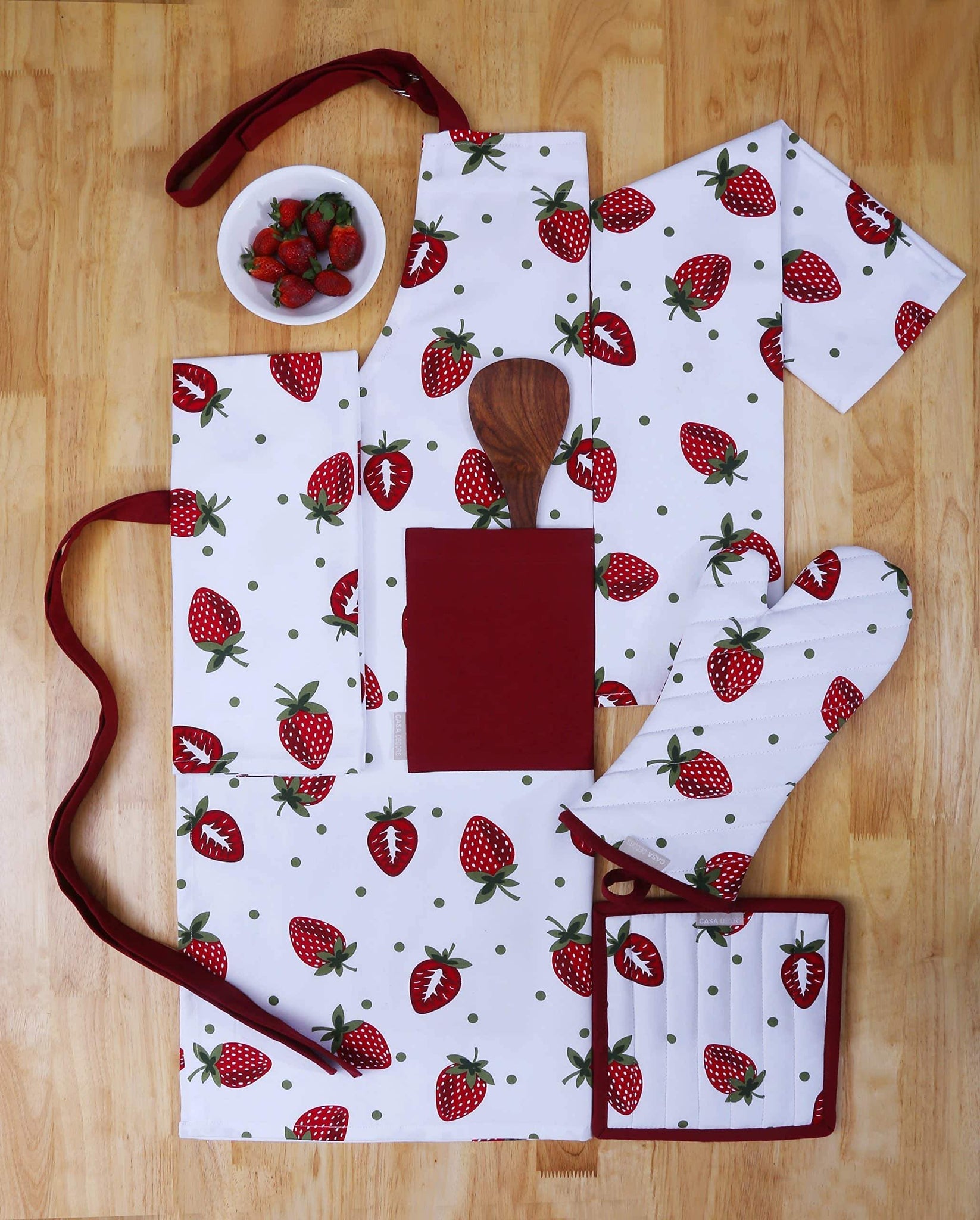 CASA DECORS Set of Apron, Oven Mitt, Pot Holder, Pair of Kitchen Towels in a Unique Berry Blast Design, Made of 100% Cotton, Eco-Friendly & Safe, Value Pack and Ideal Gift Set, Kitchen Linen Set