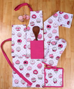 CASA DECORS Set of Apron,Oven Mitt,Pot Holder, Pair of Kitchen Towels in a Valentine Cup Cakes Design, Made of 100% Cotton, Eco-Friendly & Safe, Value Pack and Ideal Gift Set, Kitchen Linen Set